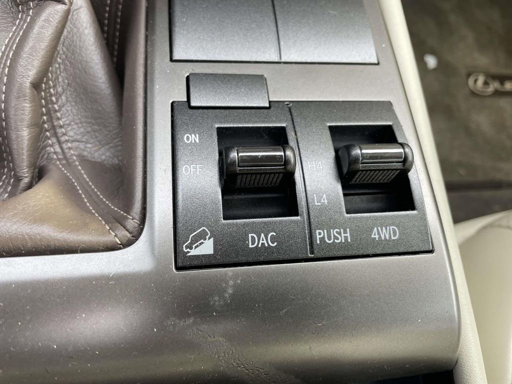 Used 2013 Lexus GX 460 image 41