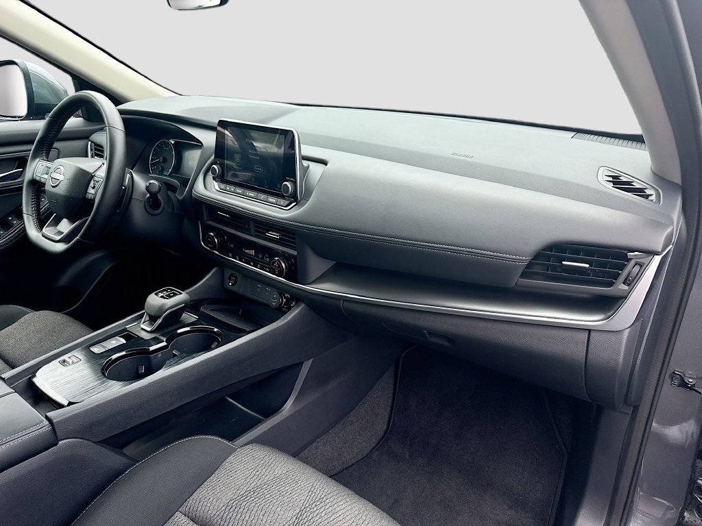 Used 2026 Nissan Rogue SV FWD image 30
