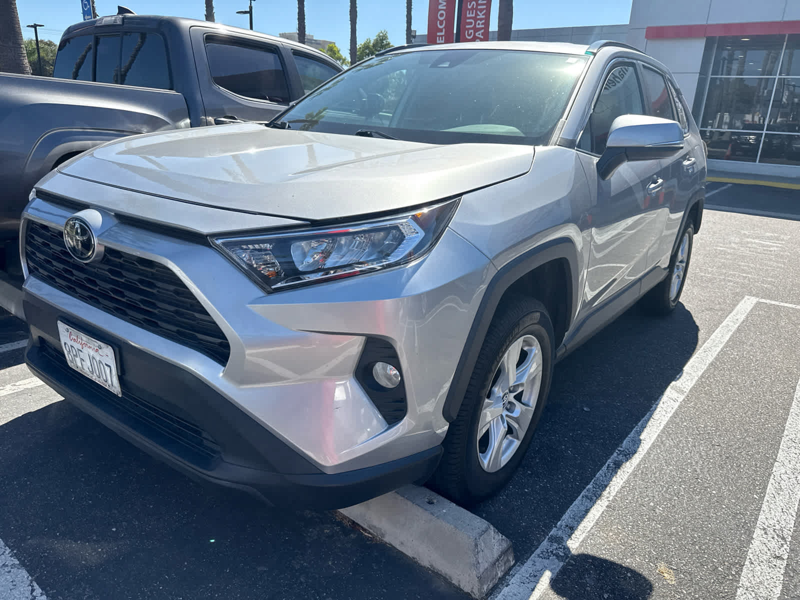 Certified 2020 Toyota RAV4 XLE AWD/4WD image 6