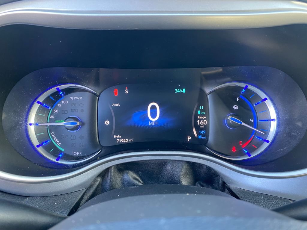 Used 2018 Chrysler Pacifica Touring Plus FWD image 33