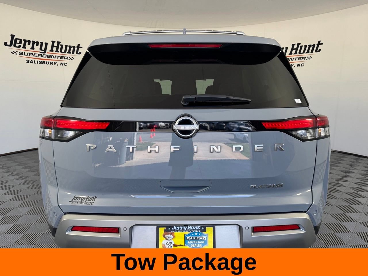 Used 2025 Nissan Pathfinder Platinum w/ Cargo Package FWD image 8