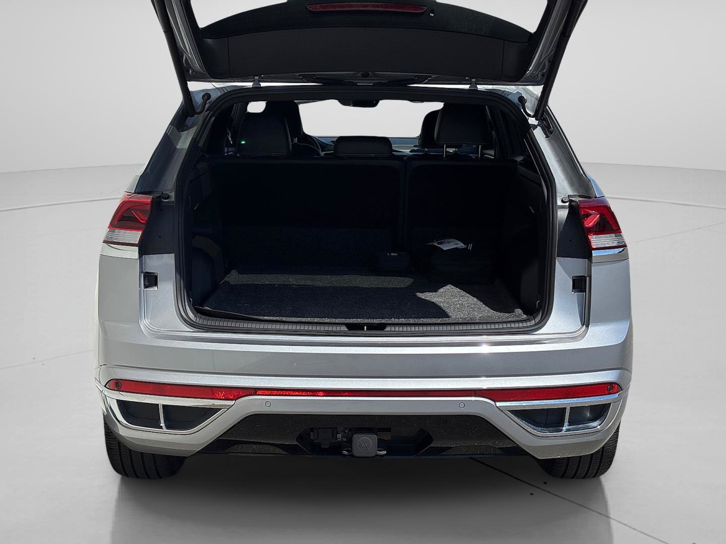 Used 2023 Volkswagen Atlas Cross Sport SEL Premium R-Line AWD/4WD image 7