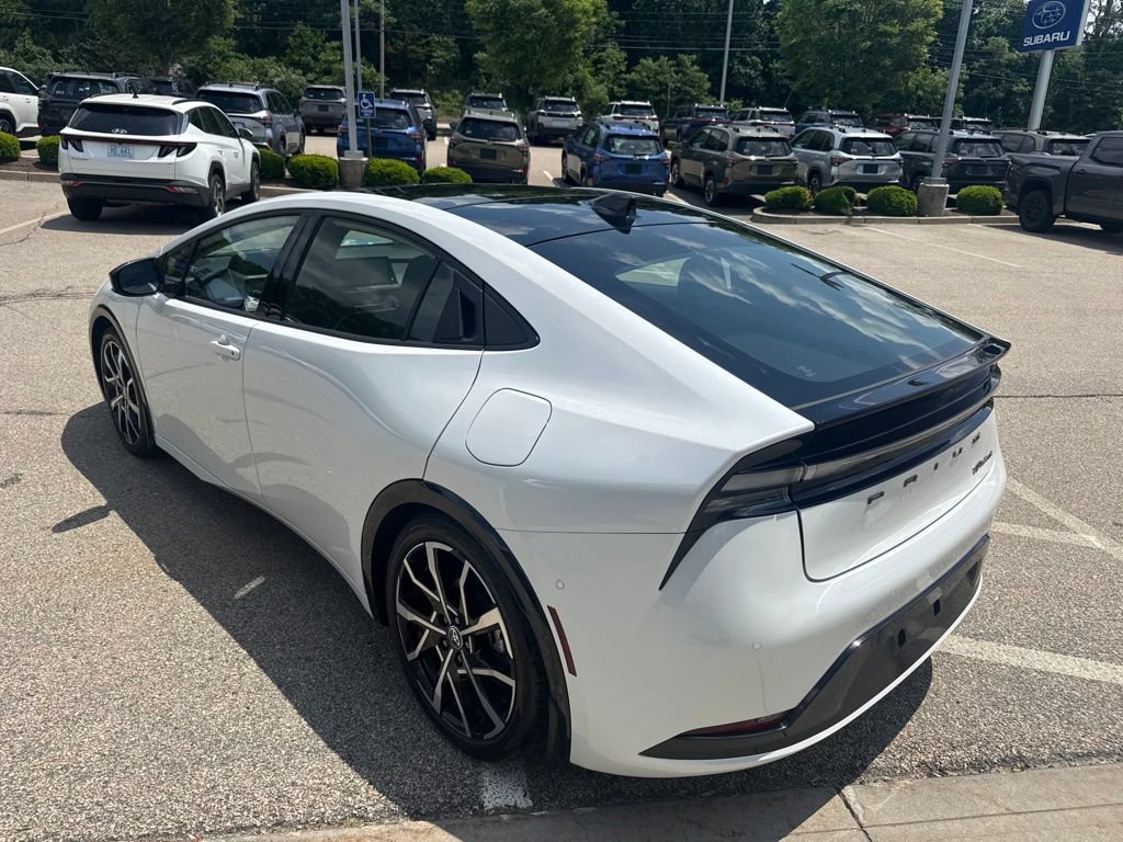Used 2024 Toyota Prius Prime Premium w/ Advanced Technology Package FWD image 4