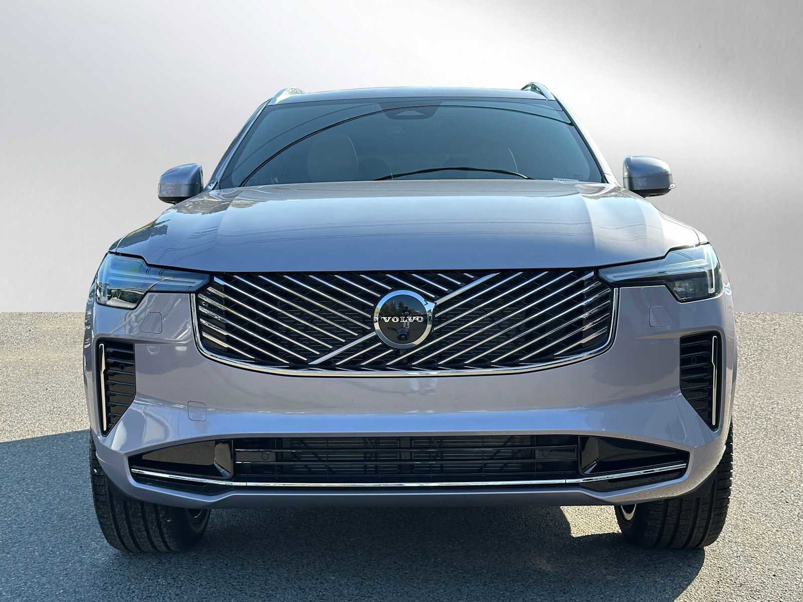New 2026 Volvo XC90 B6 Plus w/ Protection Package Premier image 8