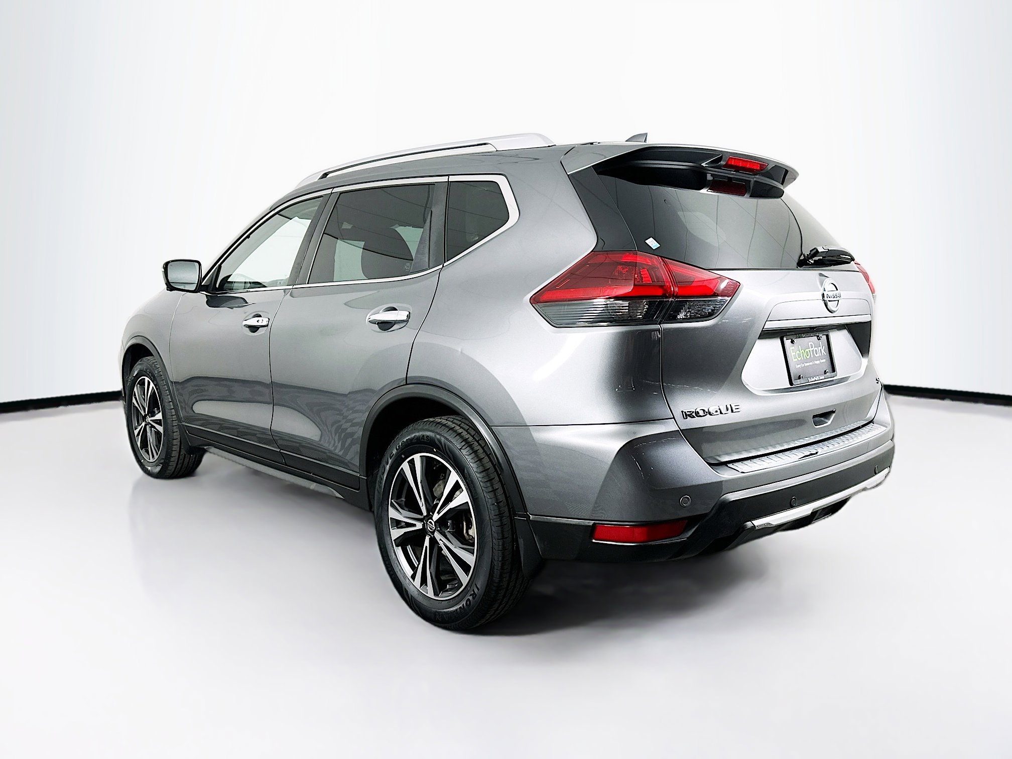 Used 2020 Nissan Rogue SV w/ Premium Package image 5