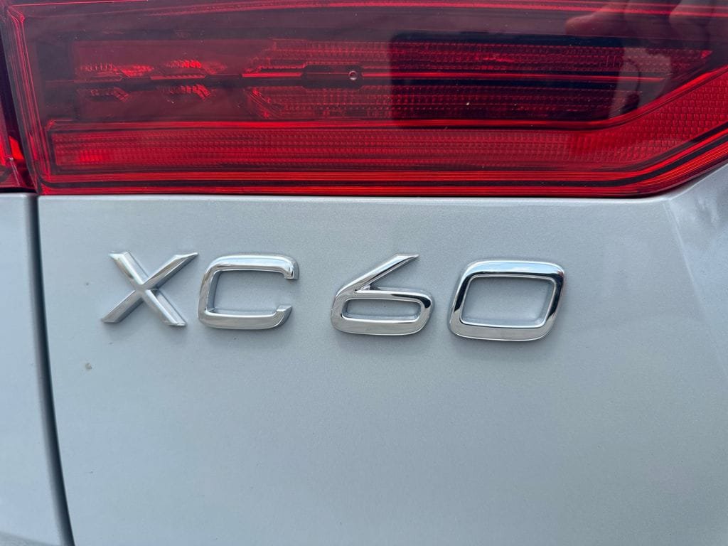 New 2026 Volvo XC60 B5 Ultra w/ Protection Package Premier AWD/4WD image 9
