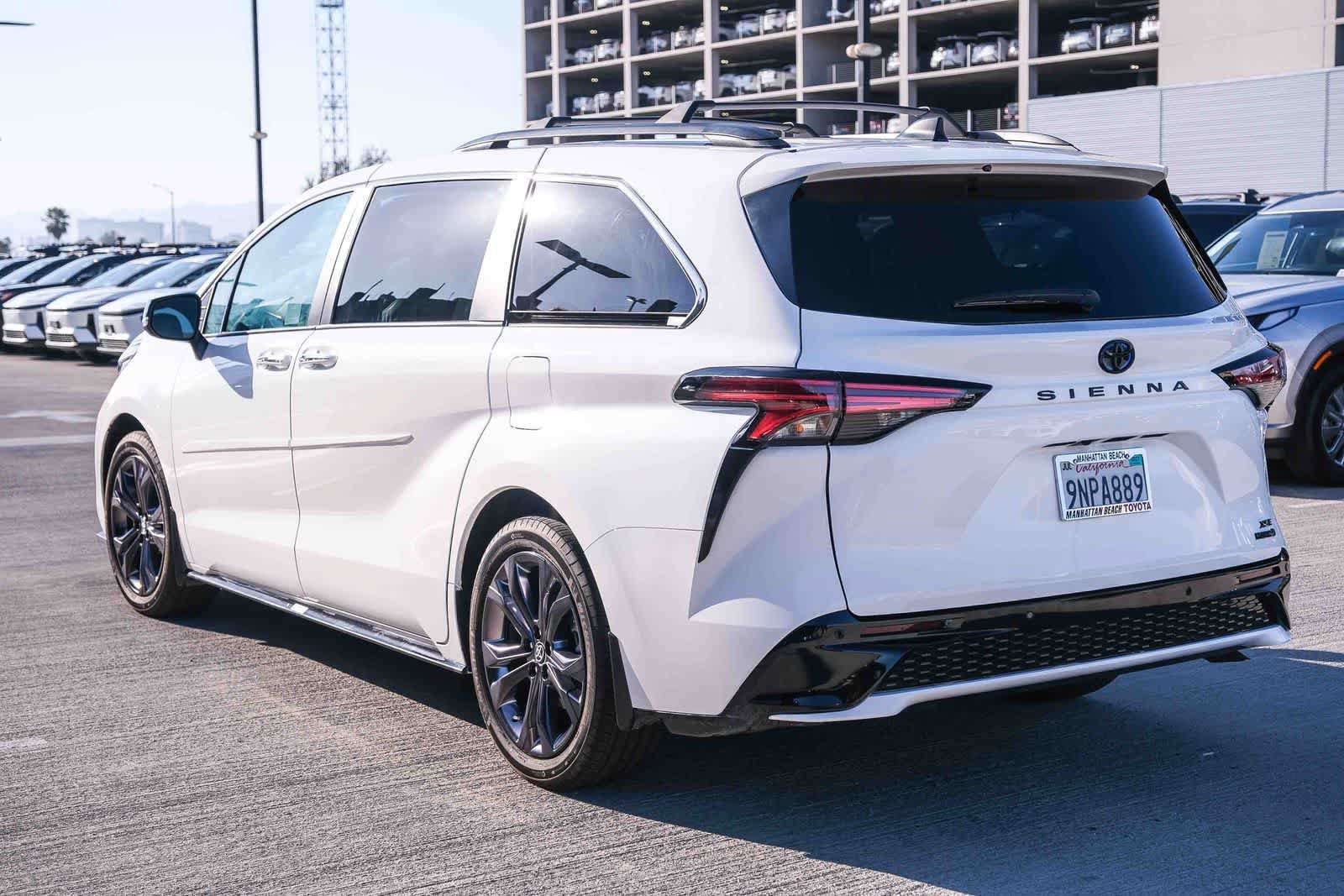 Certified 2024 Toyota Sienna XSE w/ XSE Premium Package FWD image 6
