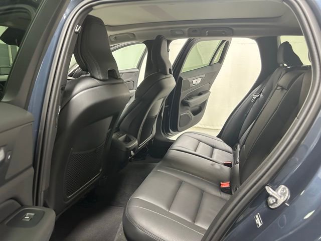 Certified 2025 Volvo V60 B5 Cross Country Plus image 13