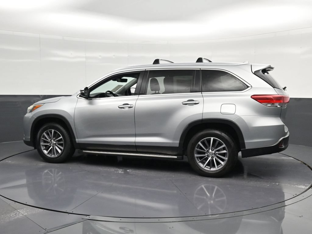 Used 2019 Toyota Highlander XLE FWD image 8