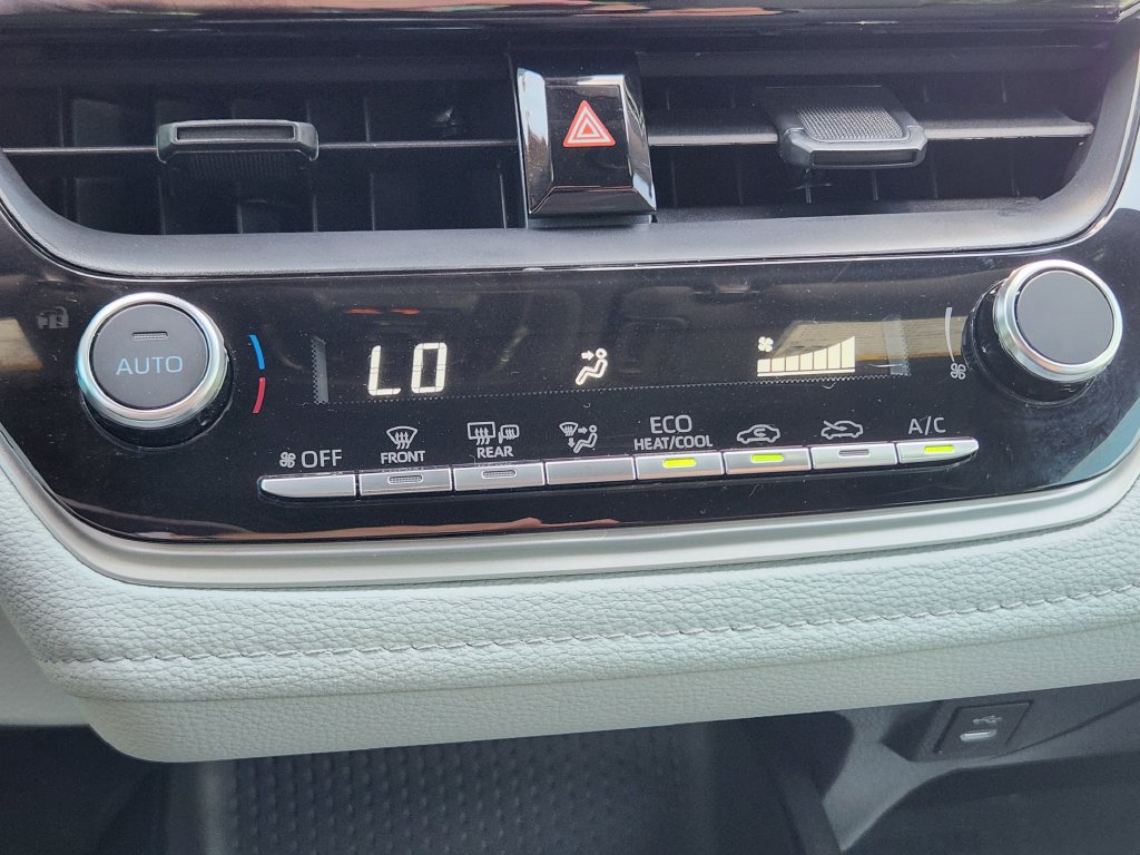 Used 2025 Toyota Corolla SE FWD image 21
