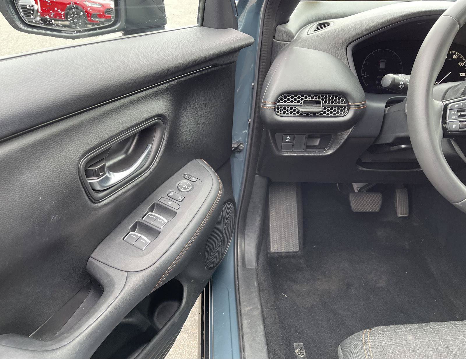 Used 2024 Honda HR-V Sport image 2