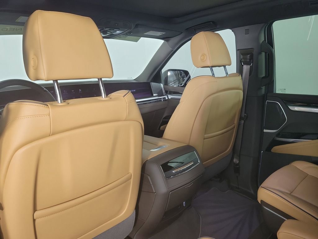 Certified 2025 Cadillac Escalade Premium Luxury image 12