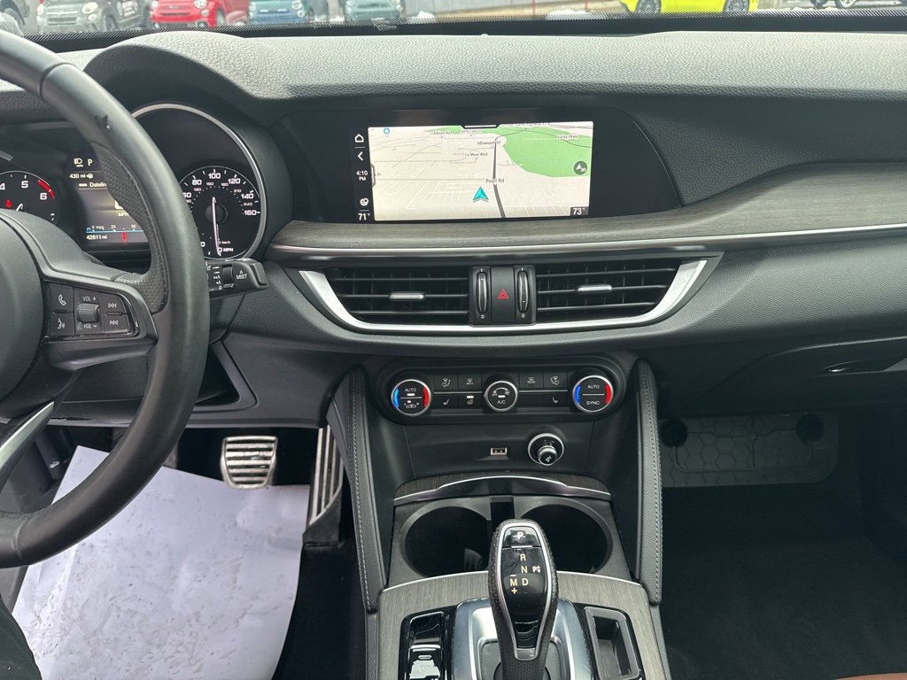 Used 2023 Alfa Romeo Stelvio Ti image 39