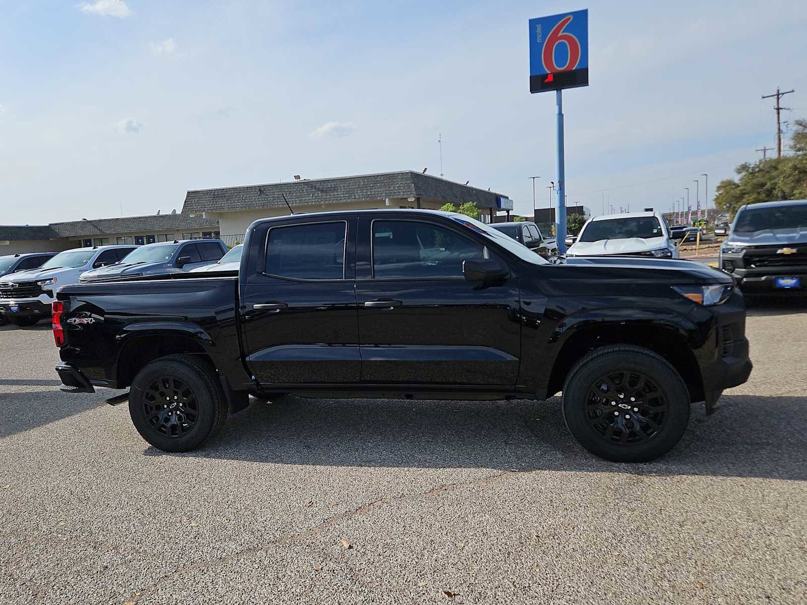 New 2026 Chevrolet Colorado W/T w/ WT Custom Package AWD/4WD image 9