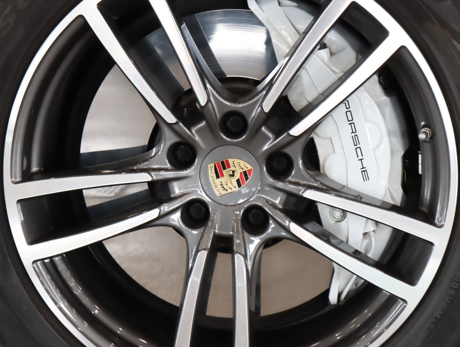 Certified 2022 Porsche Cayenne Turbo image 13