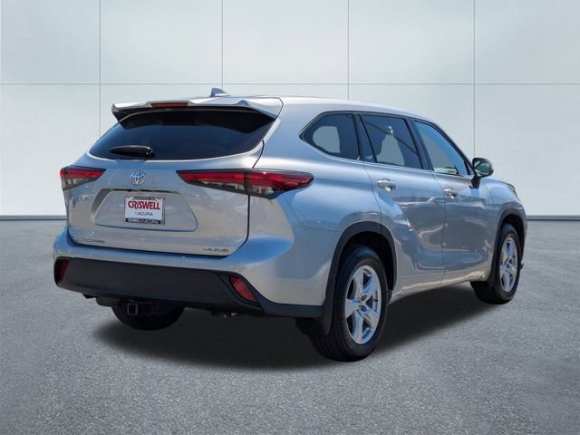 Used 2021 Toyota Highlander LE image 5