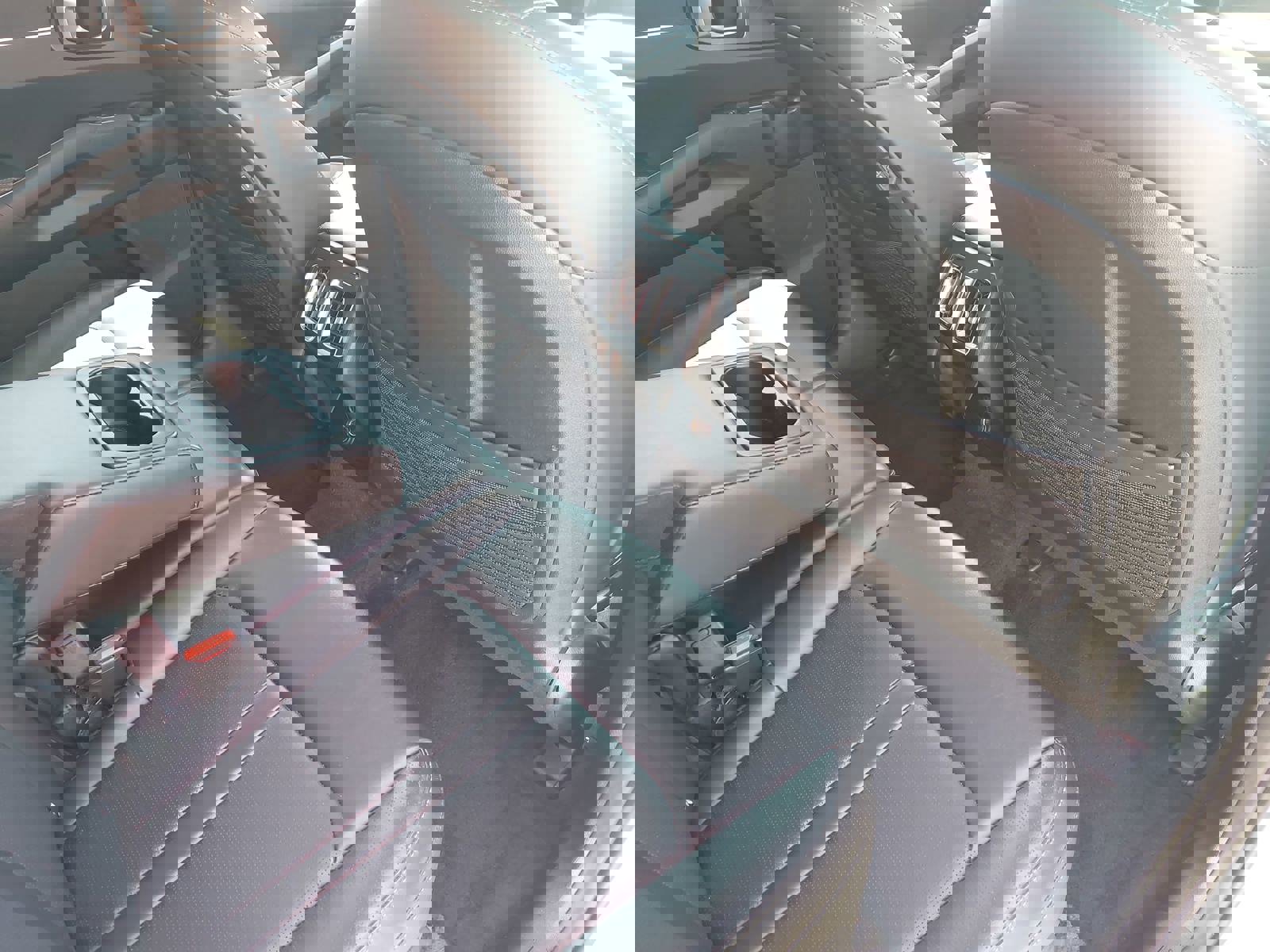 Used 2024 Kia Sorento S image 12