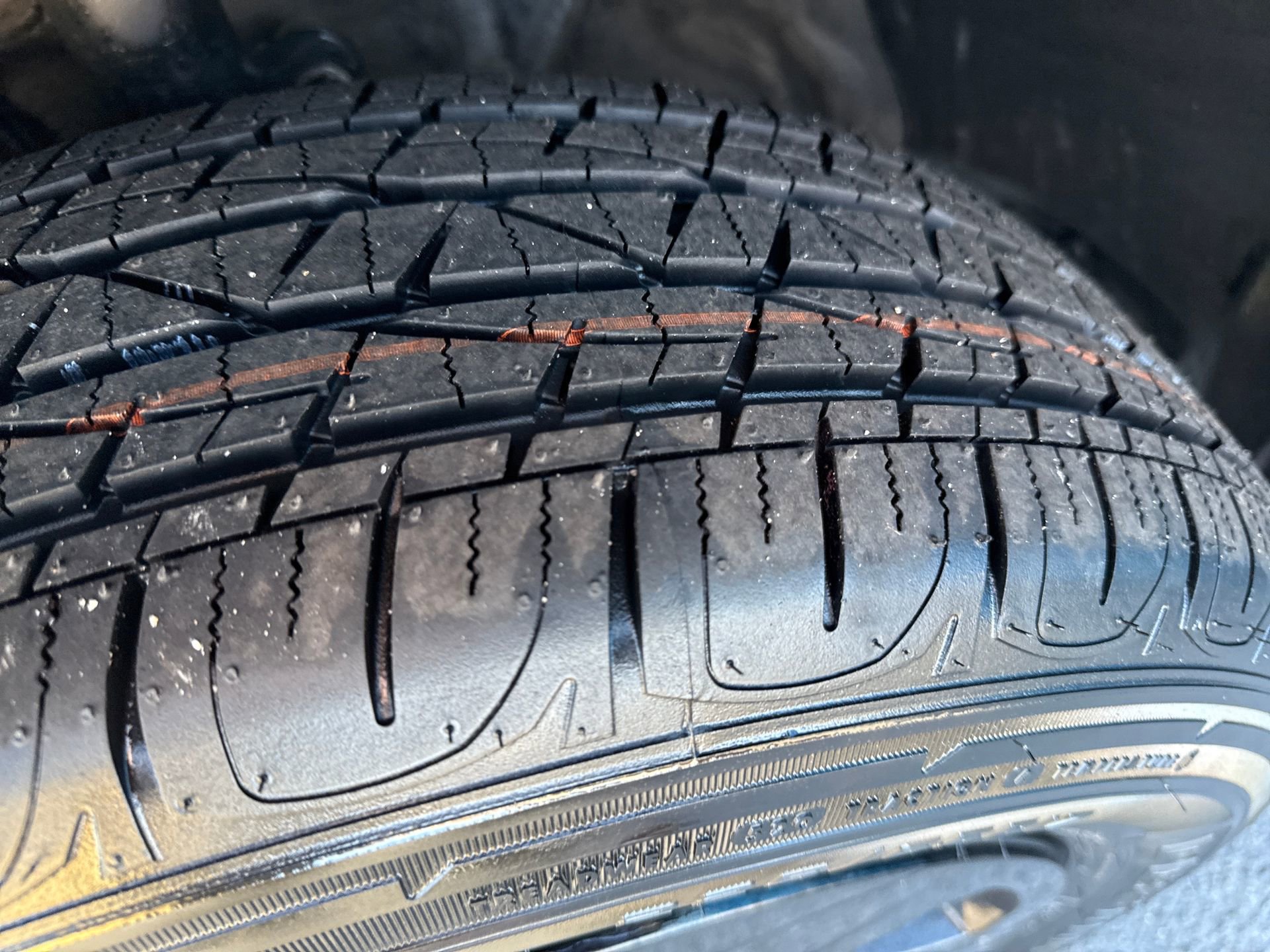 Used 2019 Toyota RAV4 LE image 18