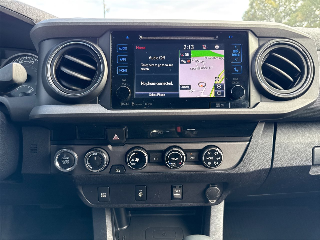 Used 2017 Toyota Tacoma TRD Sport image 14