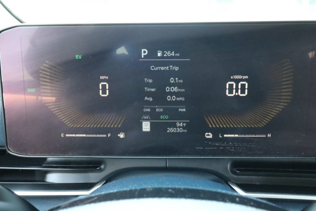 Used 2025 Kia Carnival EX FWD image 22