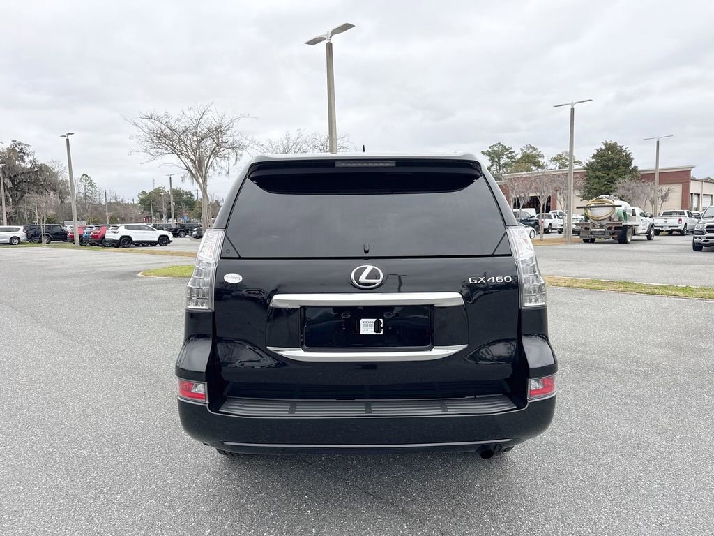 Used 2023 Lexus GX 460 Premium w/ Premium Package image 4