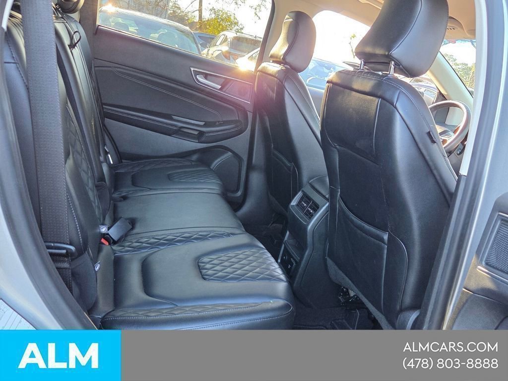 Used 2024 Ford Edge Titanium image 5