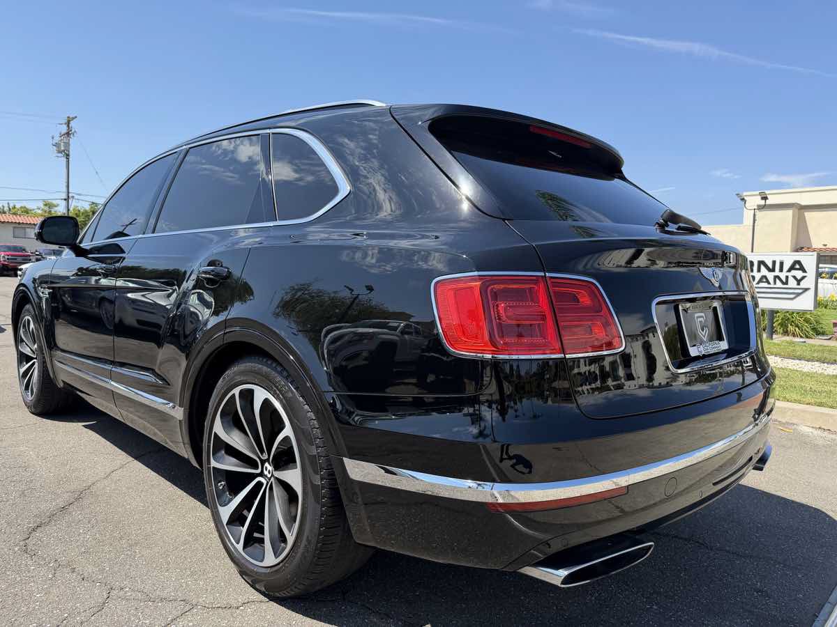 Used 2017 Bentley Bentayga AWD/4WD image 4