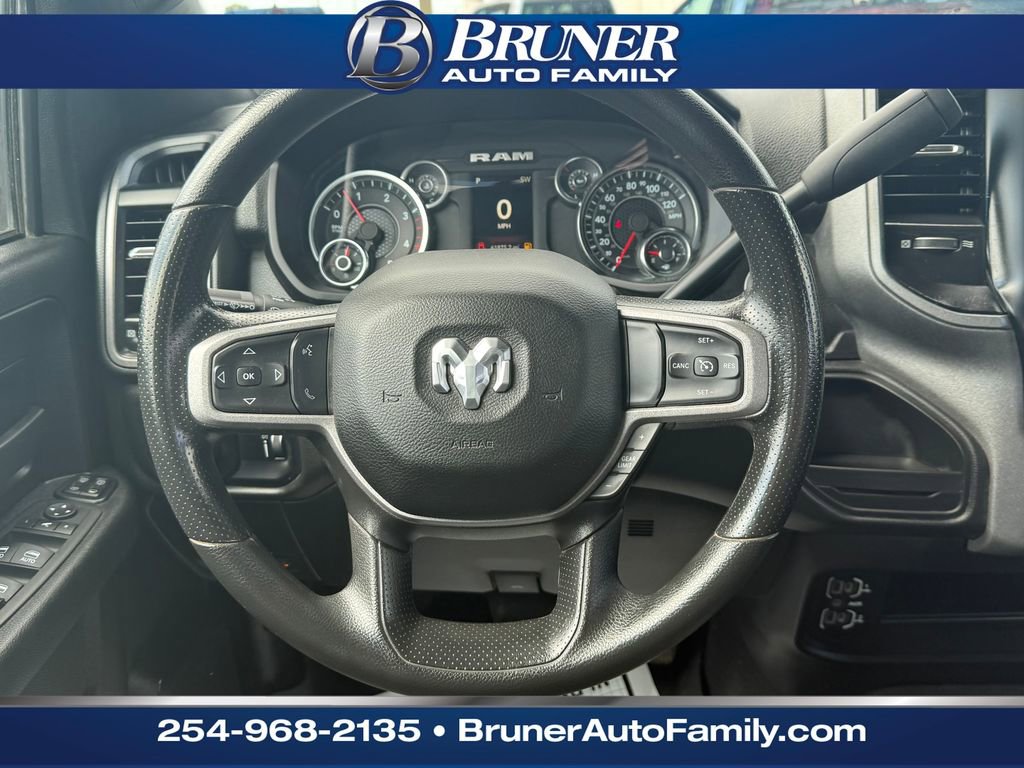 Used 2024 RAM 3500 Tradesman w/ Chrome Appearance Group AWD/4WD image 17