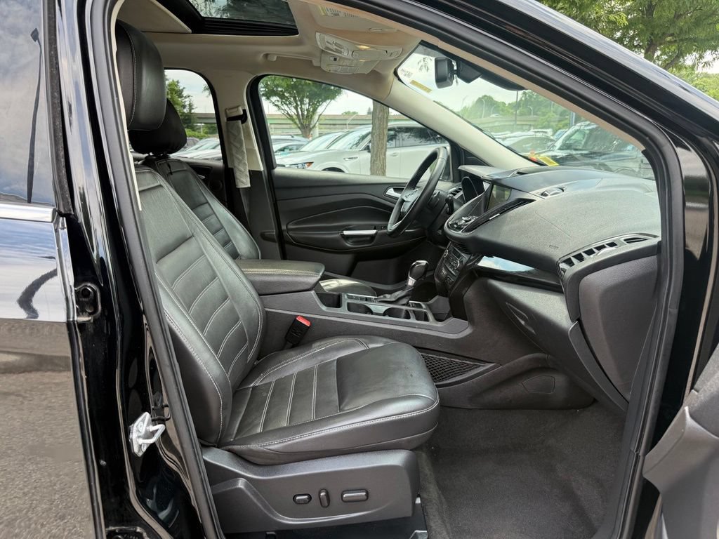 Used 2017 Ford Escape Titanium AWD/4WD image 29