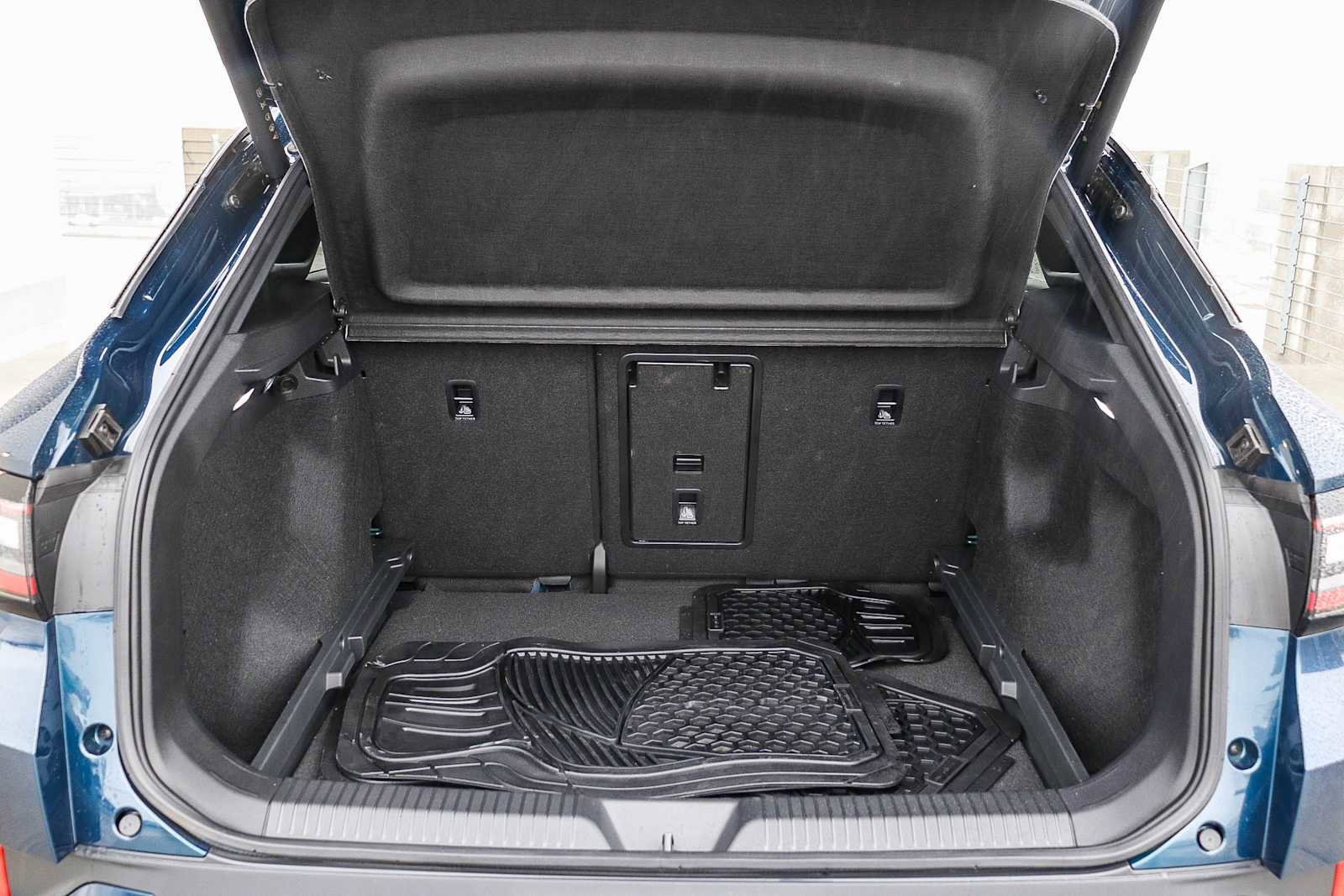 Used 2023 Volkswagen ID.4 S image 26