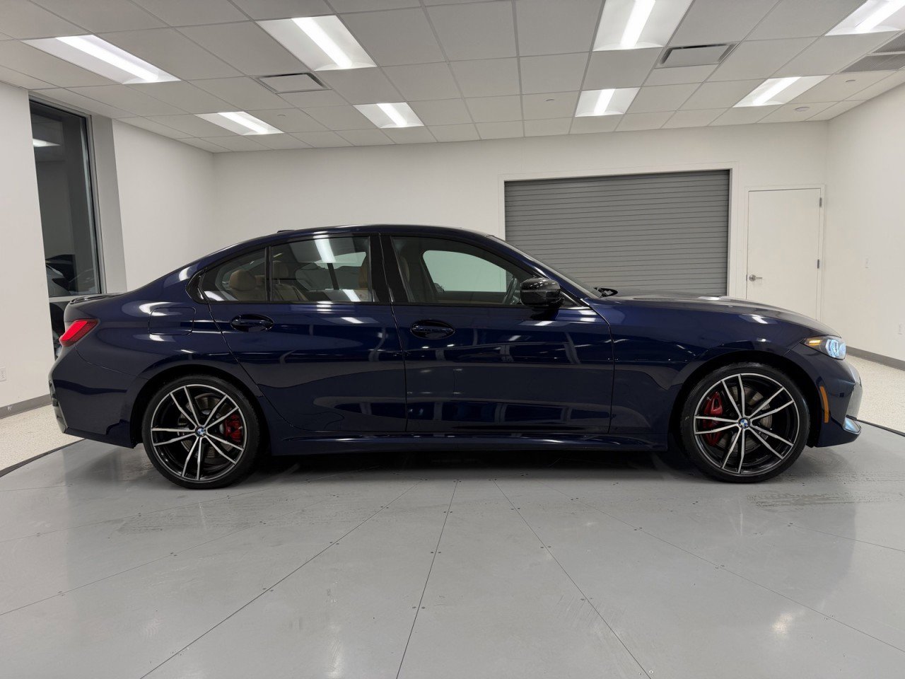 Used 2023 BMW 330i xDrive Sedan w/ M Sport Package image 7