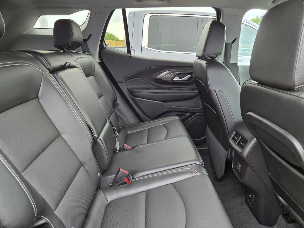 Used 2024 GMC Terrain SLT w/ Elevation Edition AWD/4WD image 15