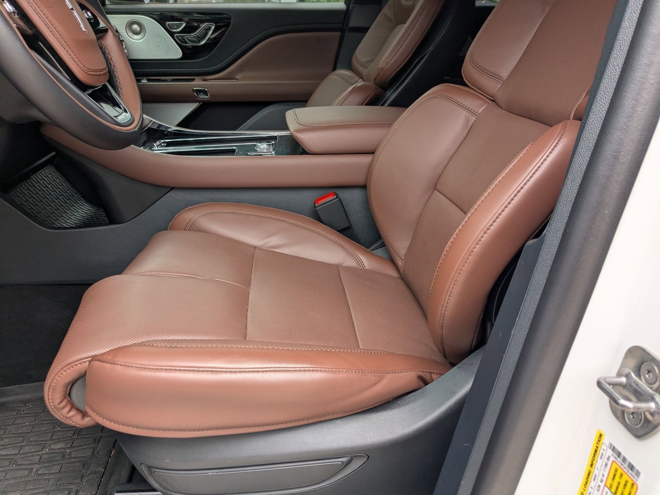 Used 2026 Lincoln Aviator Reserve w/ Luxury Package RWD image 9