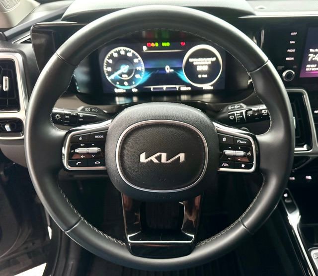 Used 2023 Kia Sorento SX image 12