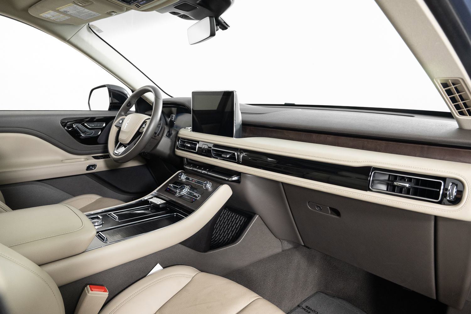 Used 2021 Lincoln Aviator Reserve w/ Class IV Trailer Tow Package image 28