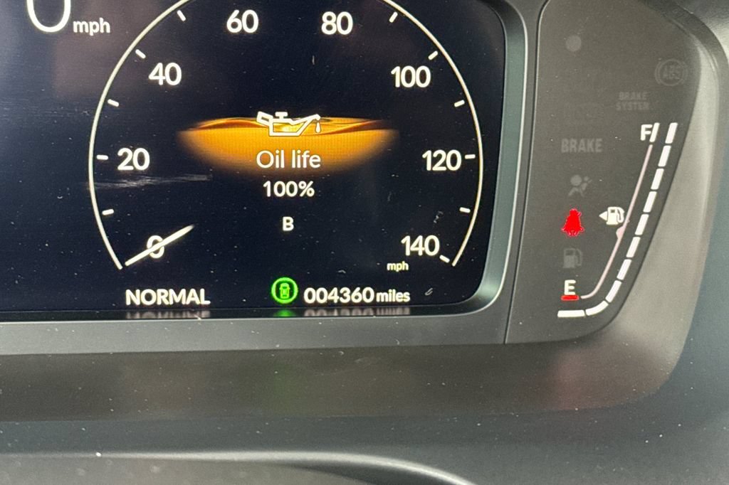 Certified 2025 Acura ADX AWD image 32