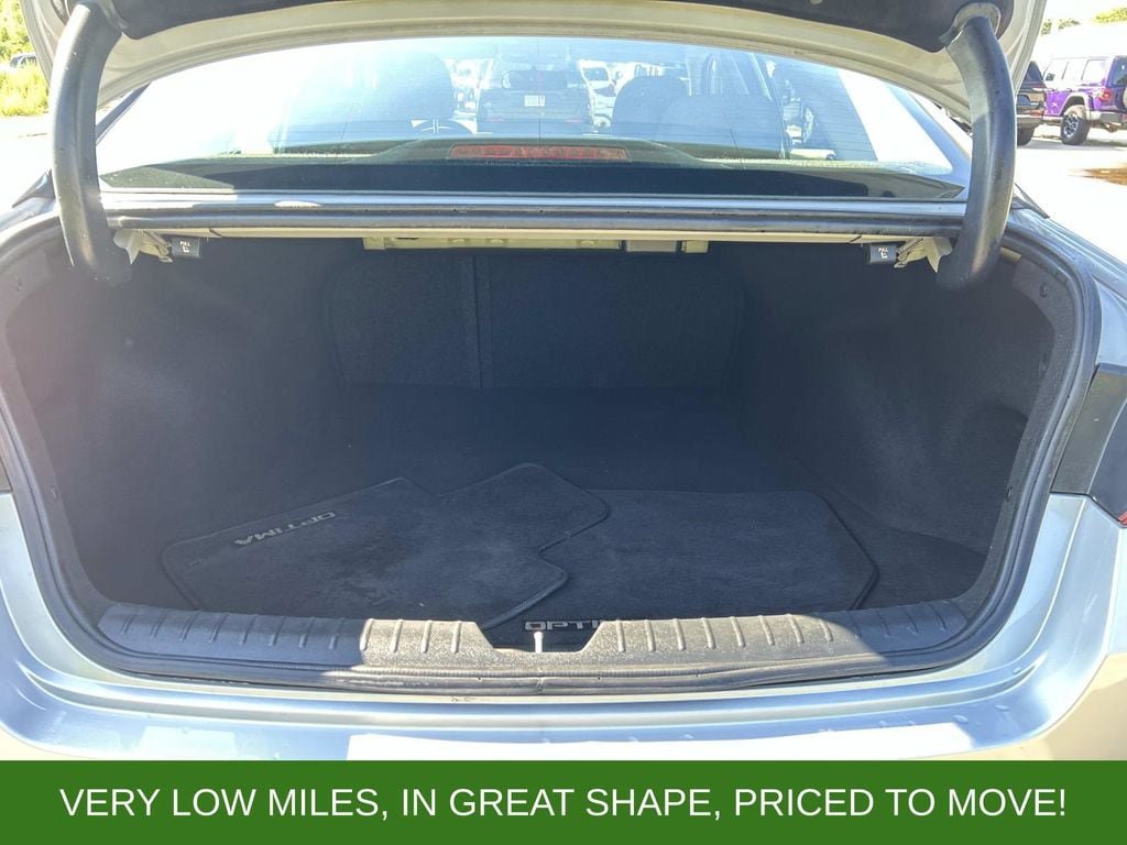 Used 2017 Kia Optima LX FWD image 11