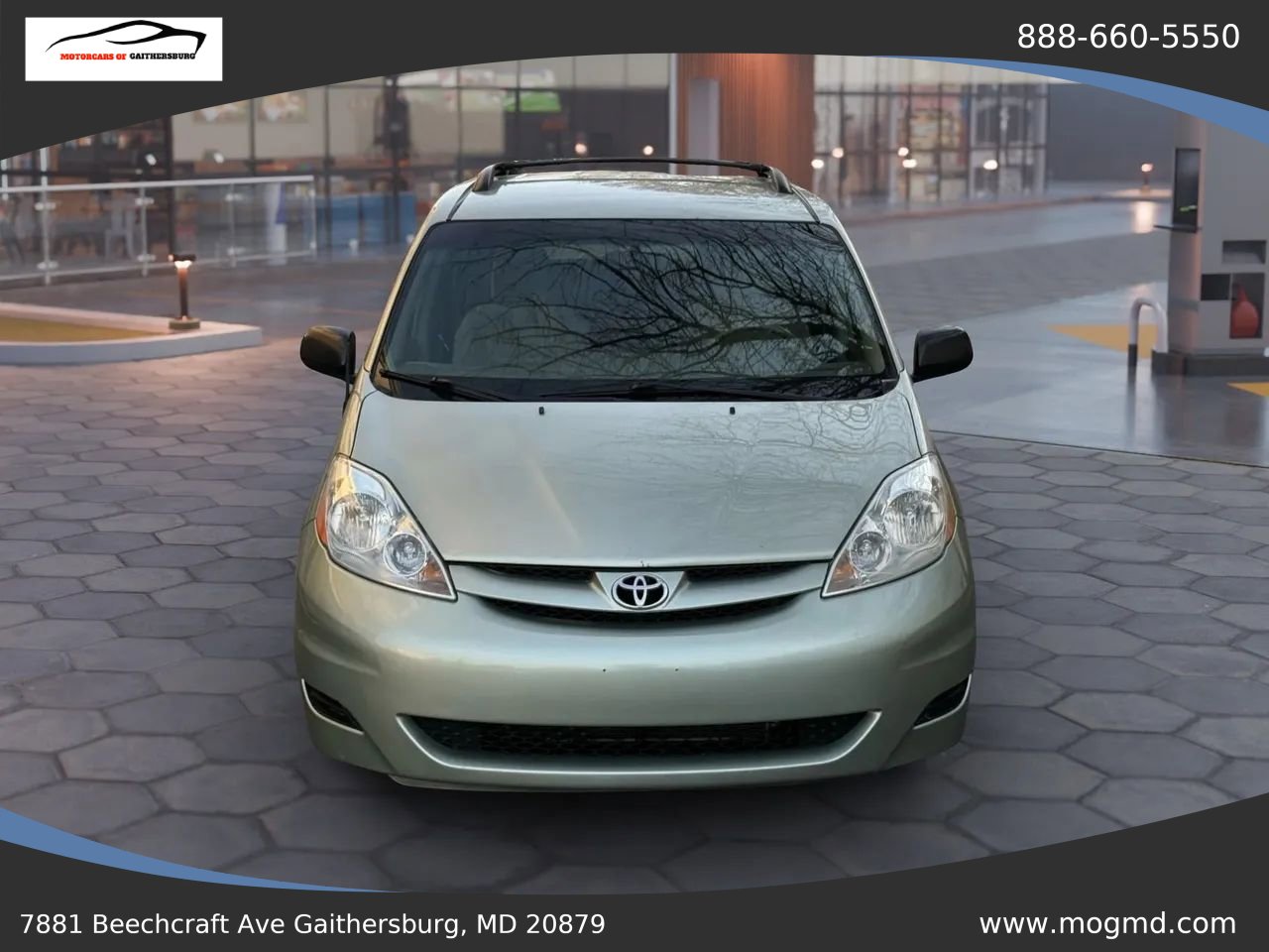 Used 2010 Toyota Sienna LE FWD image 2