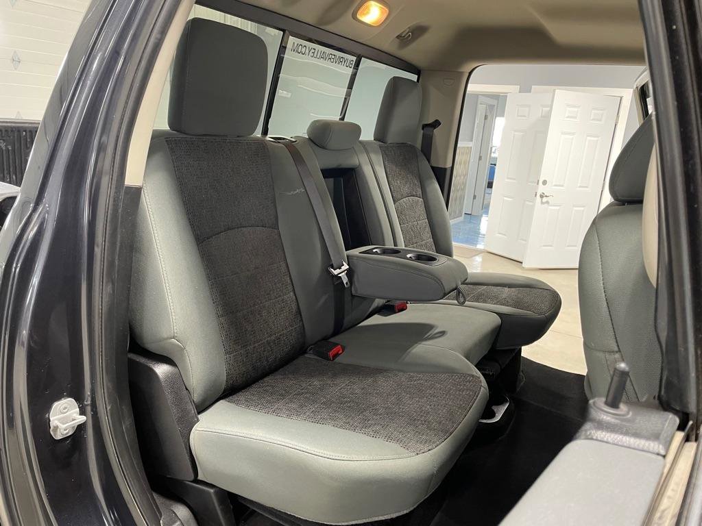 Used 2015 RAM 1500 Classic SLT w/ SLT Plus D￩cor Group image 21