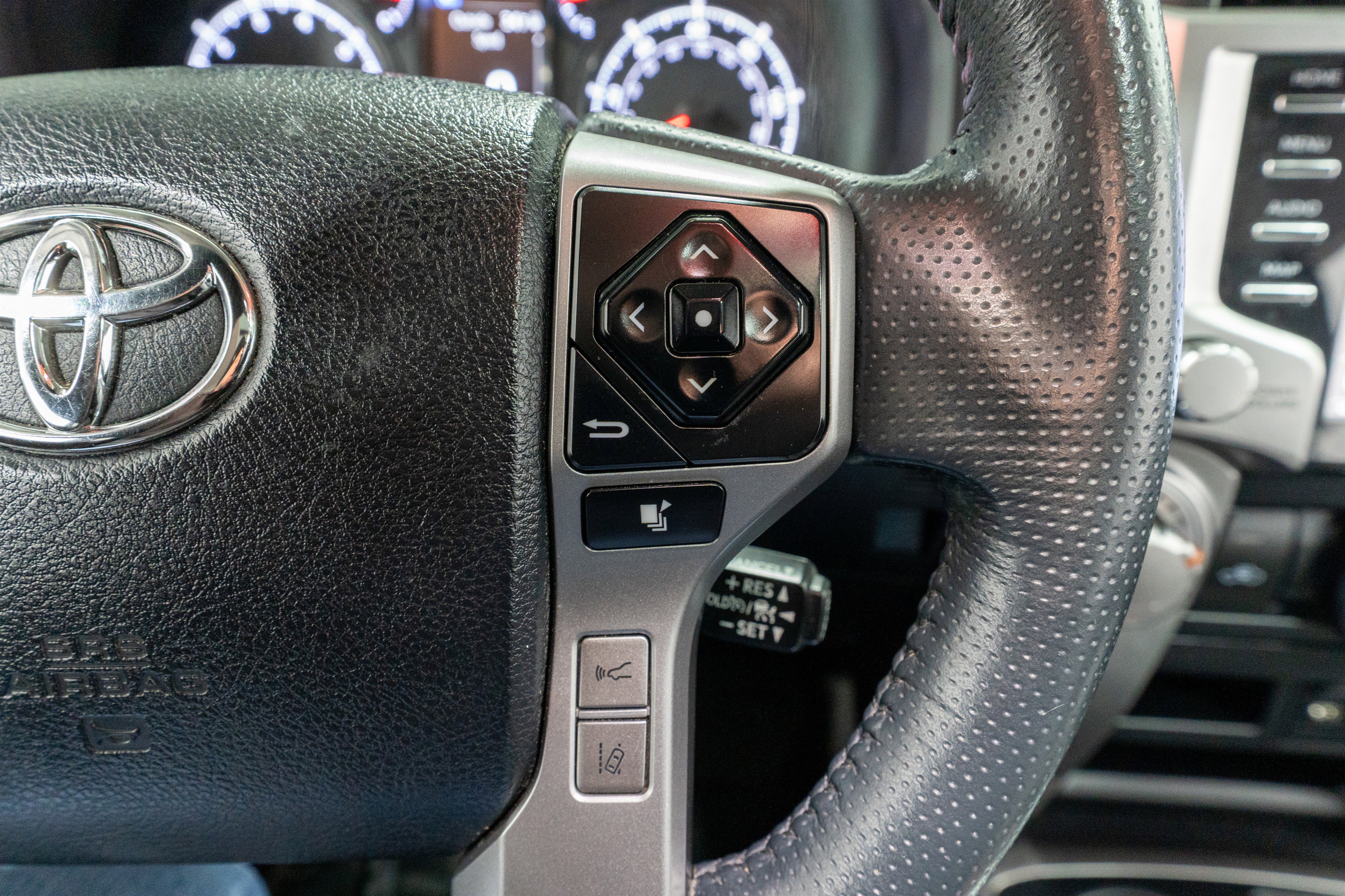 Used 2020 Toyota 4Runner SR5 Premium w/ Moonroof Package image 25