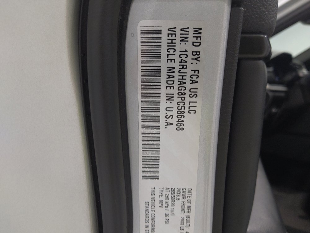 Used 2023 Jeep Grand Cherokee Altitude AWD/4WD image 33