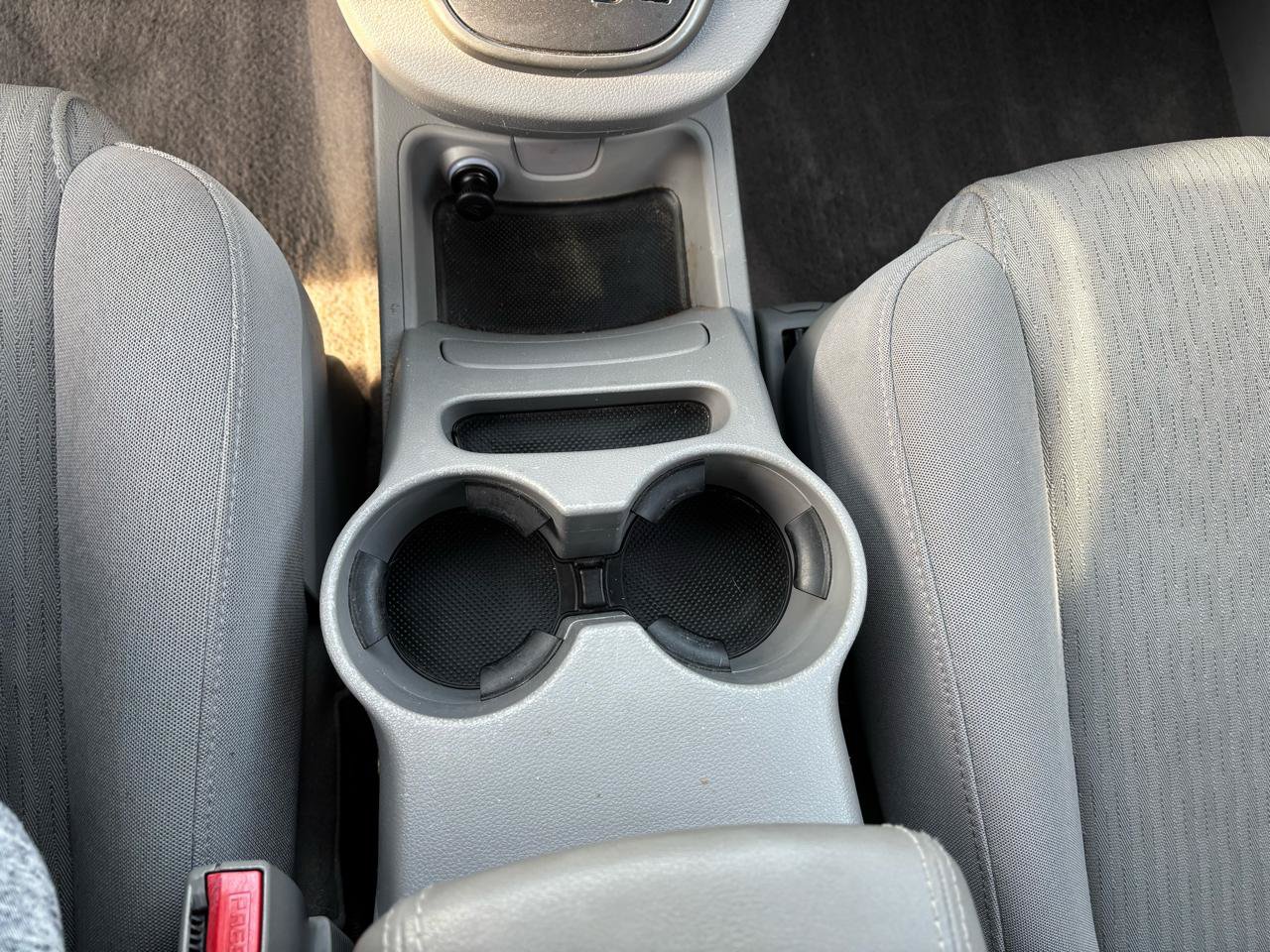 Used 2007 Kia Rondo LX FWD image 19