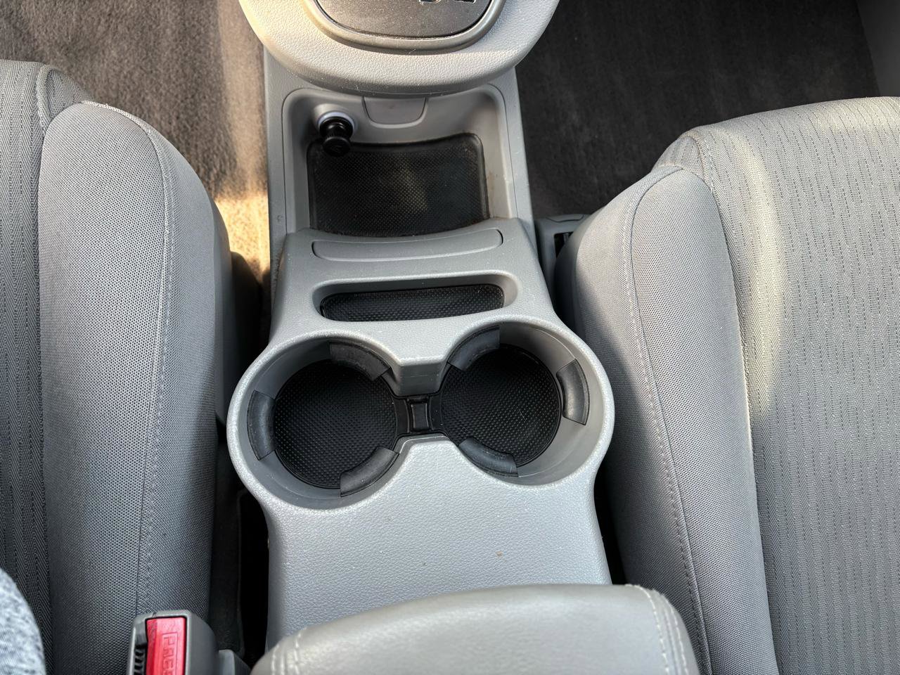 Used 2007 Kia Rondo LX image 19