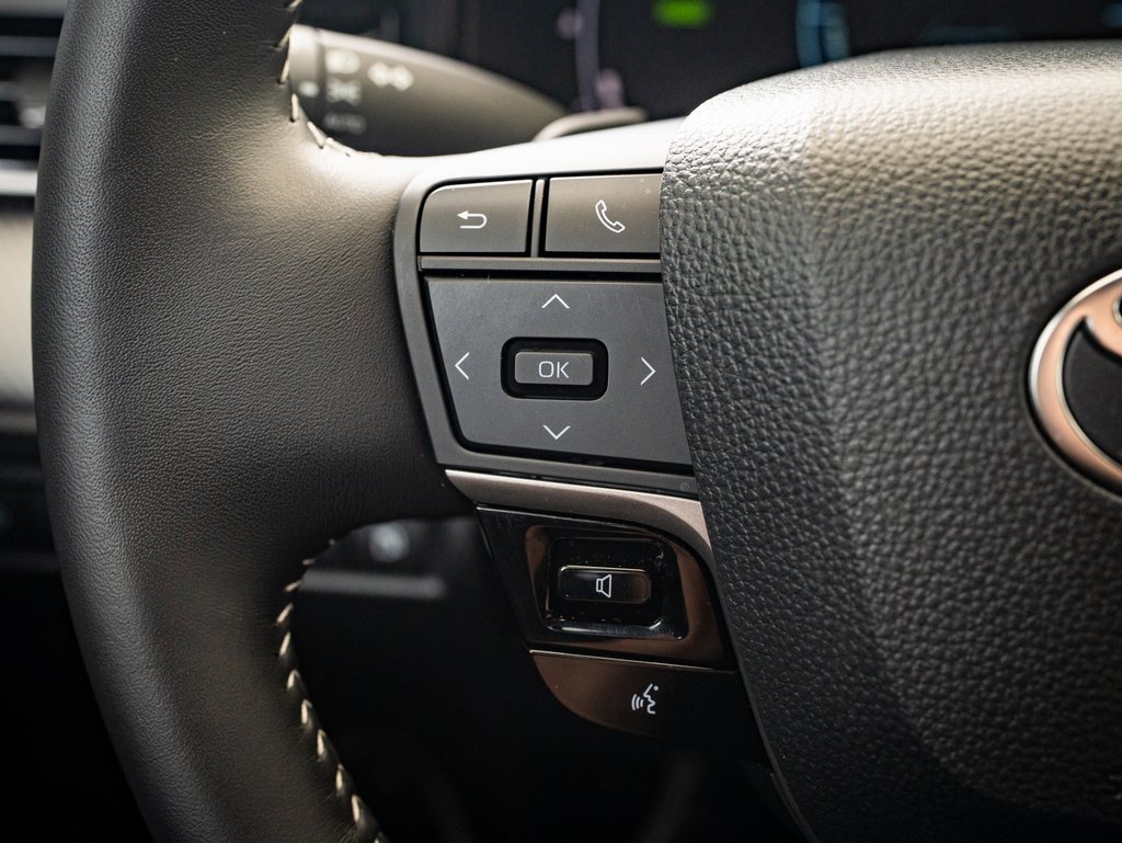 Used 2025 Toyota Camry SE image 22