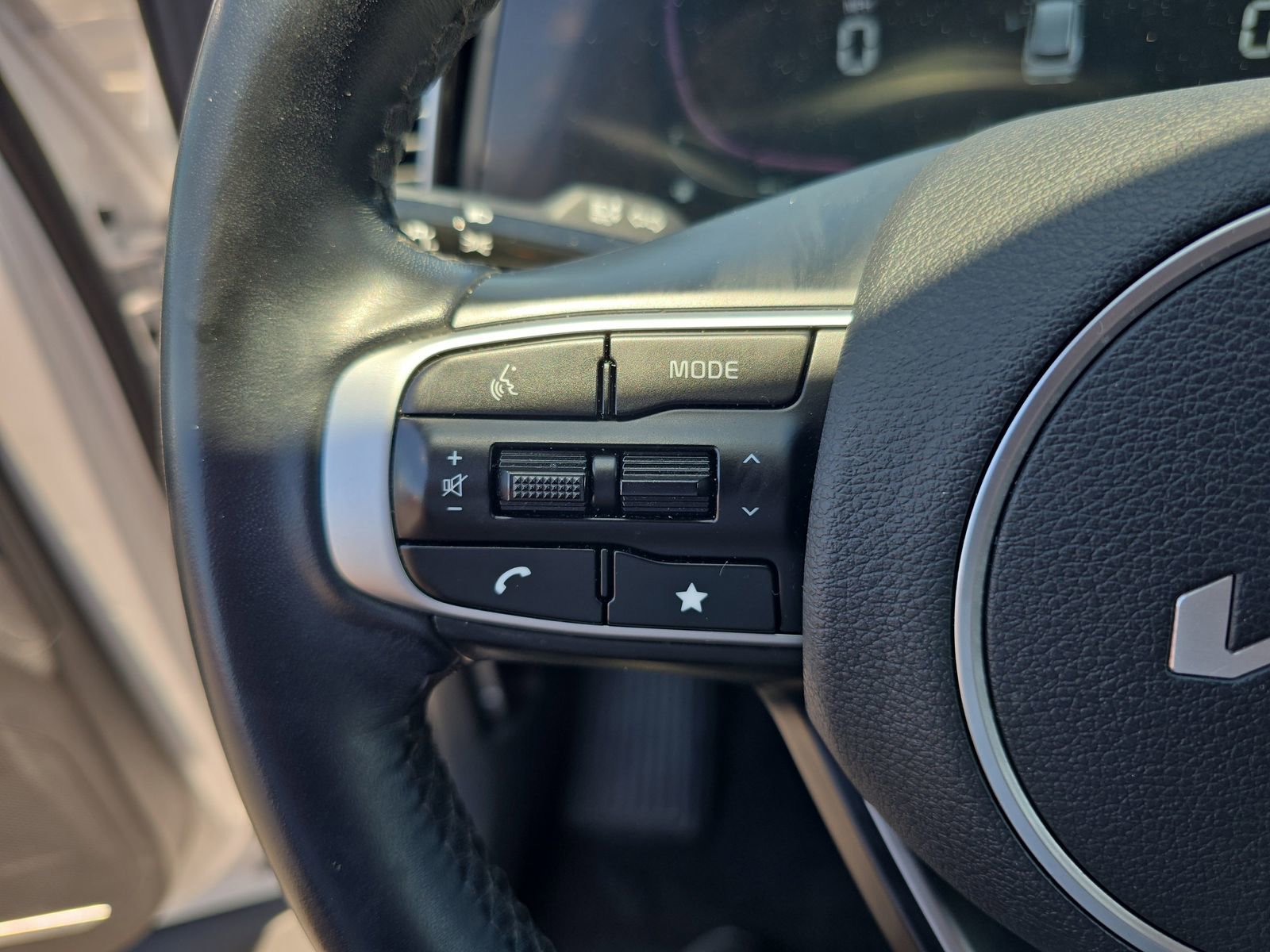 Used 2024 Kia Sportage EX FWD image 22