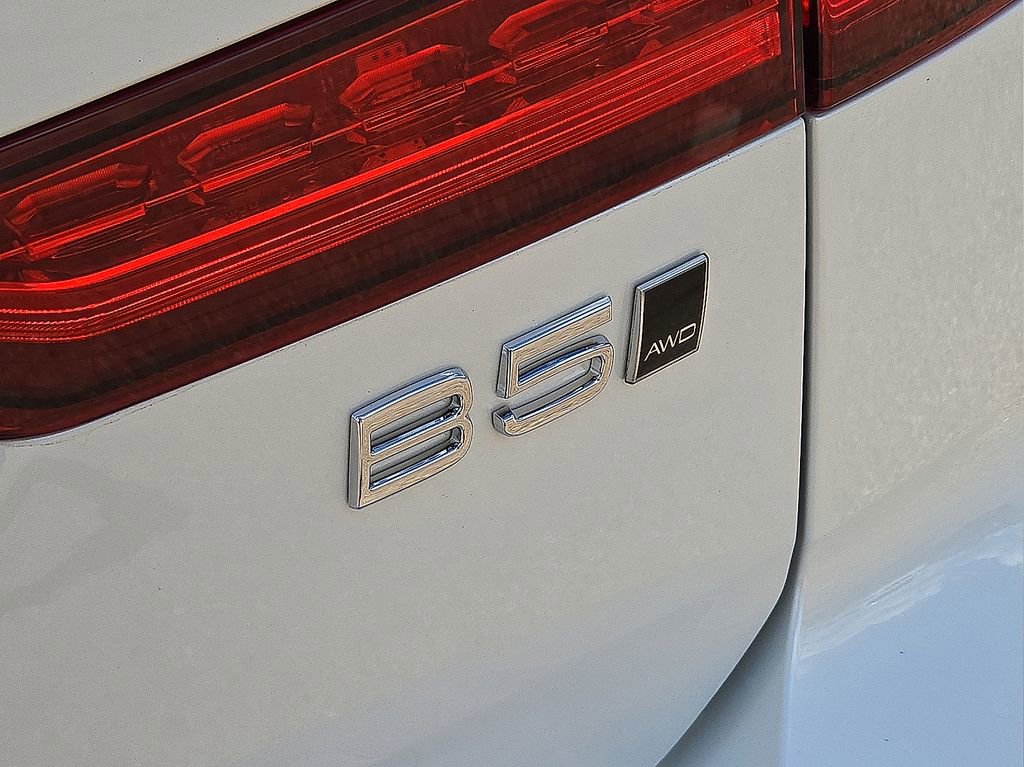 New 2026 Volvo V60 B5 Cross Country Plus w/ Protection Package Premier image 12
