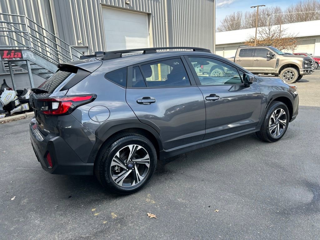 Used 2024 Subaru Crosstrek 2.0i Premium image 4