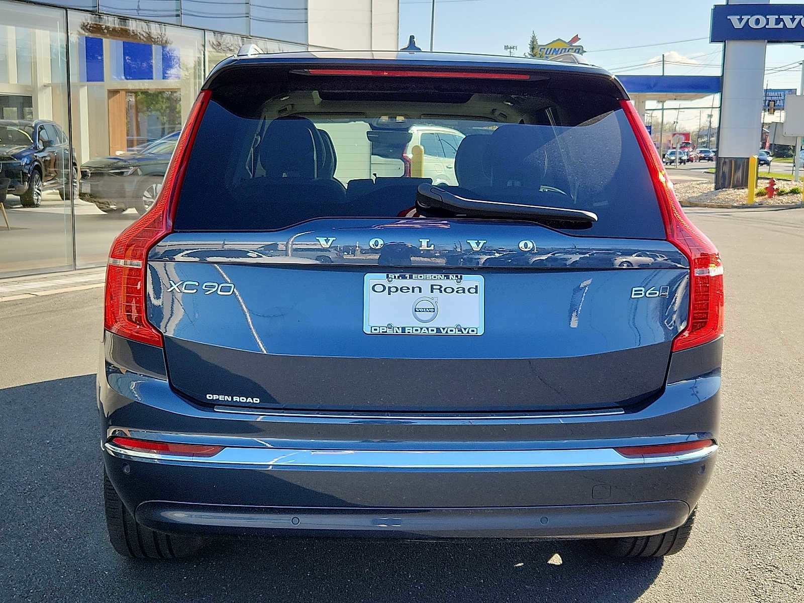 Certified 2023 Volvo XC90 B6 Plus w/ Protection Package Premier image 5