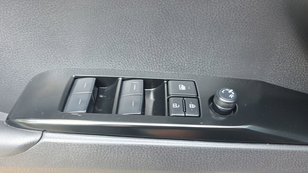 Used 2026 Toyota Camry SE image 21