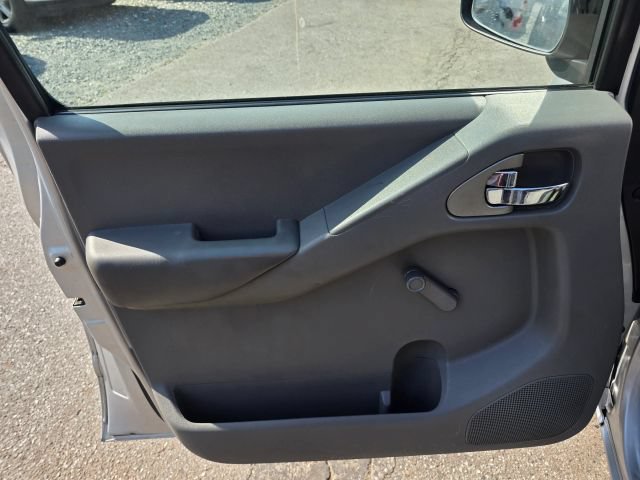 Used 2014 Nissan Frontier S AWD/4WD image 22